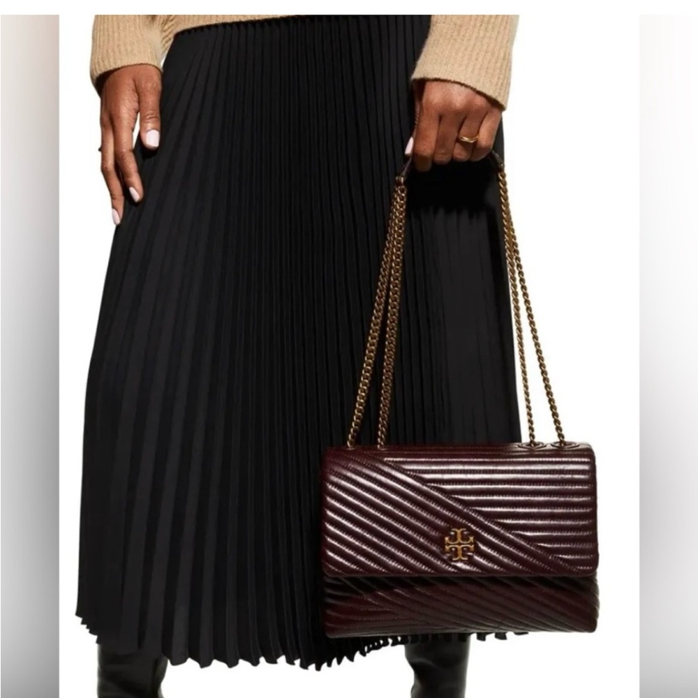 Tory Burch Kira Chevron Leather Shoulder Bag in Fig